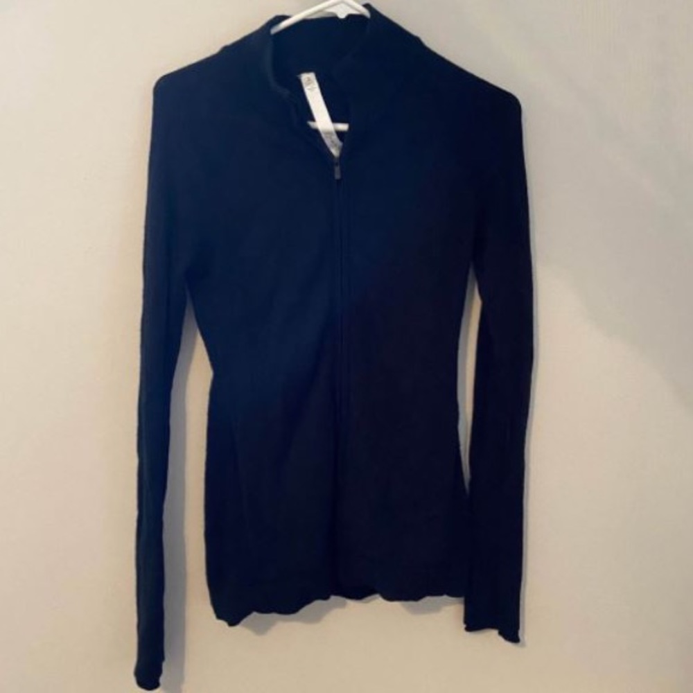 Black lulu lemon sweater